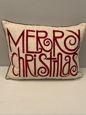 Source Unknown Red and Cream 'Merry Christmas' Holiday Pillow